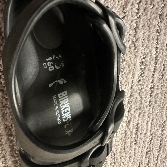 Boys Birkenstocks. Size 7 - Picture 3 of 3